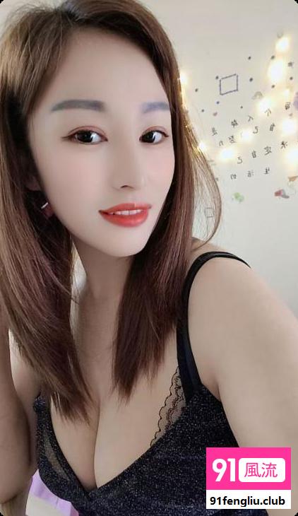 深圳北站前凸后翘